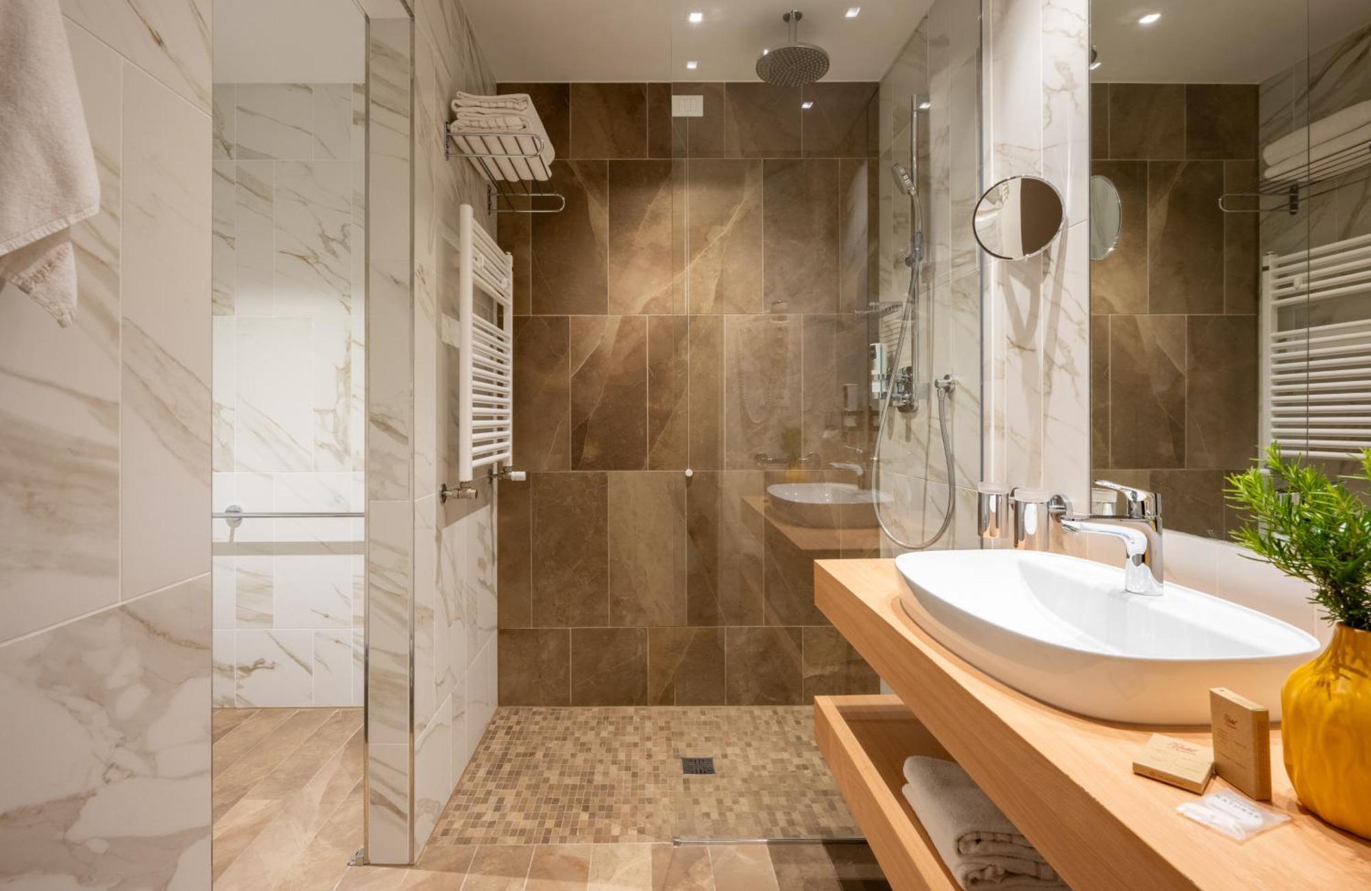 Hotel Leonardo Di Garda - Wellness And Lazise